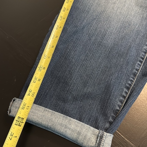 Torrid Blue Relaxed skinny premium Jeans with Natural Fading 26 short - Picture 3 of 8